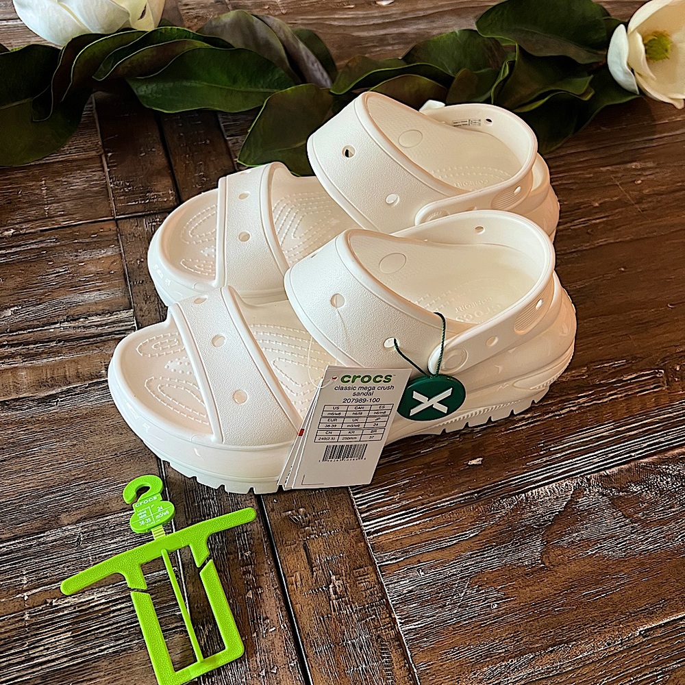 CROCS MEGA CRUSH SANDAL WHITE 8w NWT platform
